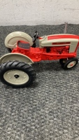 Ertl Ford 901 Select speed Diecast Tractor