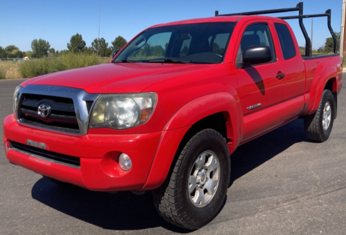 2007 TOYOTA TACOMA - 4X4!