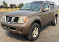 2005 NISSAN PATHFINDER - 4X4!