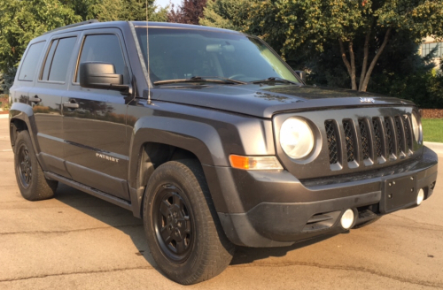 2014 JEEP PATRIOT SPORT - 5 SPEED!