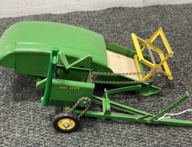 Vintage John Deere 12A Combine 1/16th scale