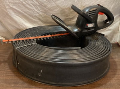 Black & Decker 16&rdquo; Hedge Trimmer & More