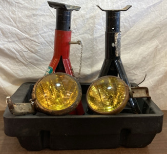 Oil Pan, Jacks & Vintage Lights