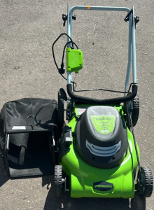 Green Works Lawn Mower. Main Building