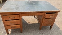 Desk (60x36x31)