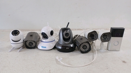 (2) QSee Camera (2) Zmodo Camera's (1) Seneo Camera (1) Ring Camera (1) Blitzer Camera (1) Camera