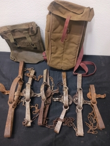 6 Animal traps 2 Canvas Bags