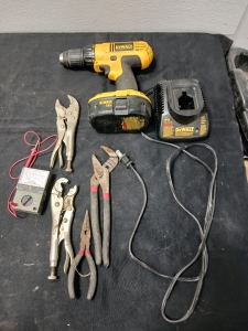 18v Dewalt Drill With Charger