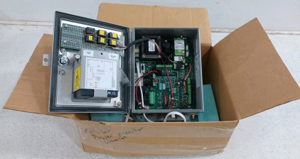 (1) Hammond Mfg Cellular Monitor Power Station or Alarm System Station