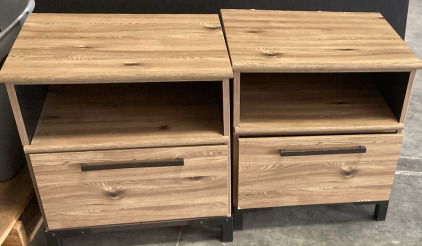 PAIR OF NIGHTSTANDS