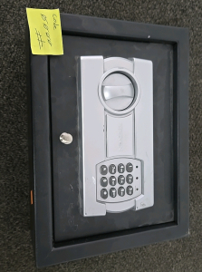 (1) Stack-On Lock Box Style Safe