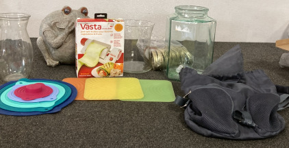 3 PAMPERED CHEF HOT PADS, CORE KITCHEN 5 PIECE SILICONE SUCTION LIDS, GLASS HEXAGON DRIBI DISPENSER, 2 GLASS VASES, VASTA SHEET SLICER AND MORE.