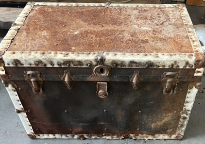 LARGE VINTAGE CHEST.