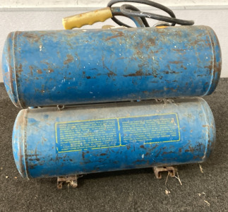 DUAL TANK AIR COMPRESSOR (UNTESTED PLEASE INSPECT).