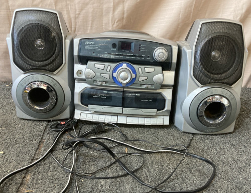 2 Speakers With a Compact Disc Player