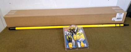 (1) Bayco Telescoping, Light Bulb Changing Kit