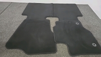 (1) Set of 4 Car Floor Mats