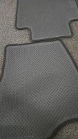 (1) Set of 4 Car Floor Mats - 5