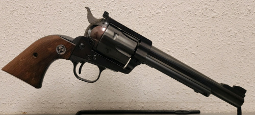 Ruger Blackhawk .44 Mag Revolver, Early 3 Screw Flat Top Model-- 13853