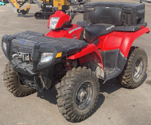 2007 POLARIS 700 - HAS WINCH - SHOWS ONLY 124 MILES