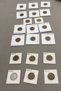 (20) Different dates ranging from 1910-1945 Carded Lincoln Head Cents