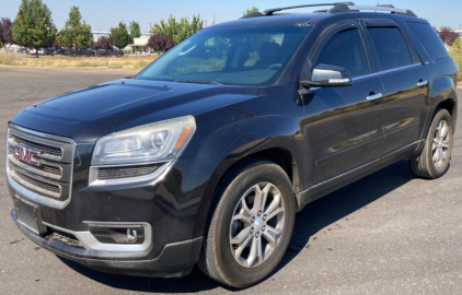 2013 GMC ACADIA - AWD!