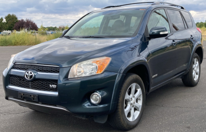 2012 TOYOTA RAV4 - 4X4!