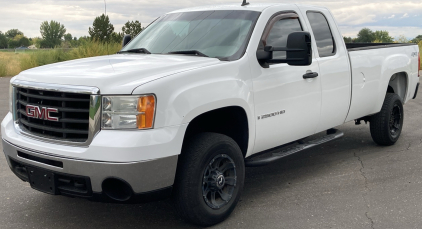 2007 GMC SIERRA 2500 - 4X4!