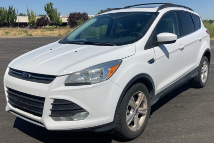 BANK REPO - 2016 FORD ESCAPE - 4X4!