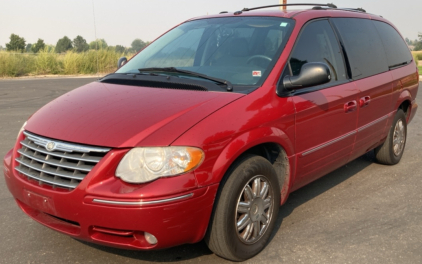 BANK REPO - 2007 CHRYSLER TOWN & COUNTRY - 112K MILES!