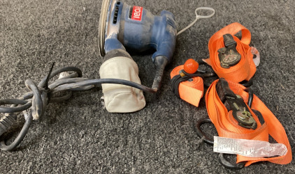 RYOBI CORDED SANDER (TESTED DIES RUN), (2) RATCHET STRAPS, (1) SMALL IRANGE STRAP.