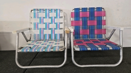 (1) Set of 2 Foldable Lawn Chairs