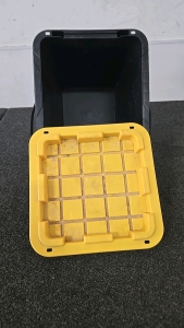 (1) Black Square Bucket with Yellow Lid