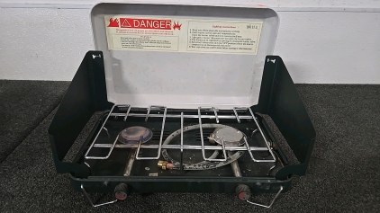 (1) Portable Collapsible Camping Stove