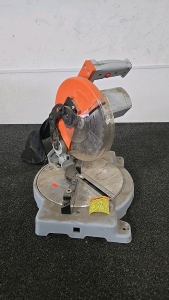 (1) Small Table Saw