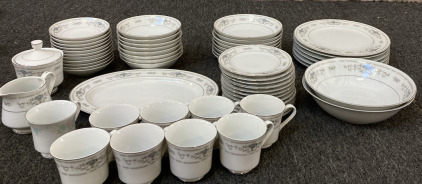 50 PIECE FINE CHINA SET.