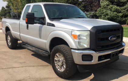 2015 FORD F-250 - 4X4 - BED LINER!