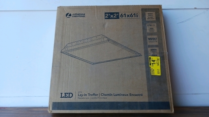 Lithonia Lighting 2'x2' 2GTL Lay in Troffer Light 3000Lm (cow)