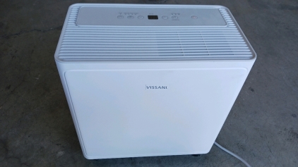 Vissani Dehumidifier 16x9x17 (cow)