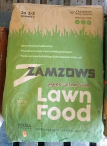 (3) 25 Lbs Bags of Zamzows Lawn Food (cow)