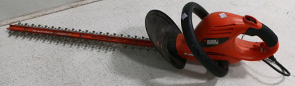 (1) Black&Decker Headge Hog Hedge Trimmer - 24"