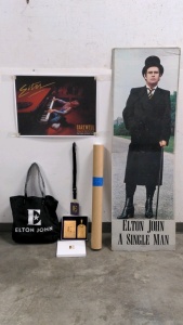 Elton John Souvenirs