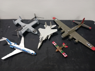 (5) Model Planes