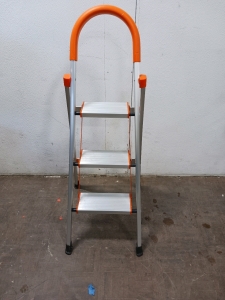 Aluminum Step Ladder