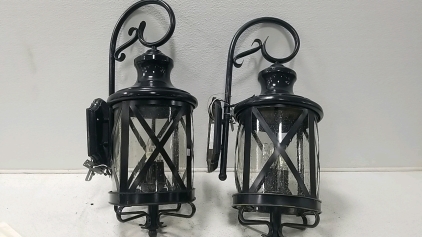 (2) Outdoor Lights