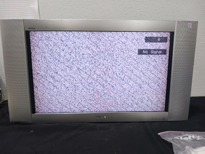 25' Sony TV Model KLV-26HG2