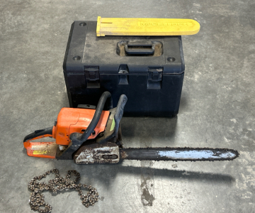 Stihl Chainsaw with Case and Extra Chain