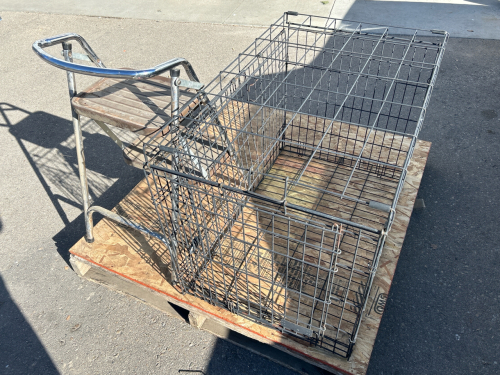 Medium Size Pet Wire Kennel and Step Stool