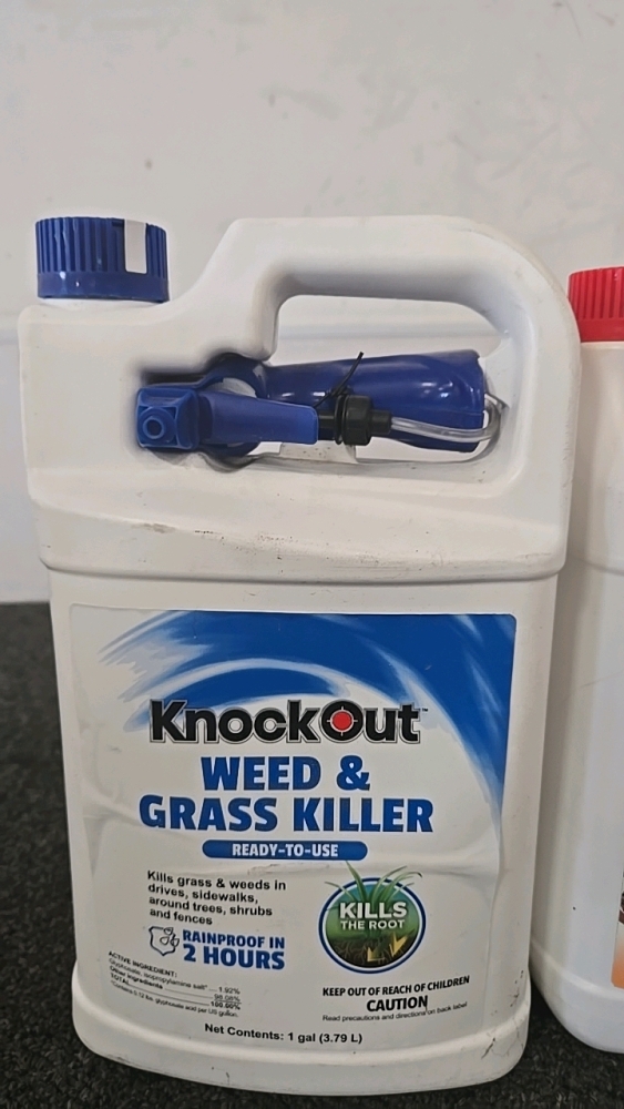 (1) Jug of Knock Out Weed & Grass Killer (1) Jug of Spectracide Weed