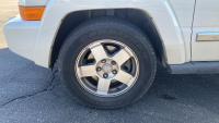 2010 JEEP COMMANDER - 4X4 - 24